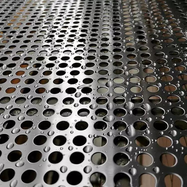 什么是不锈钢拉丝贴膜冲孔板？