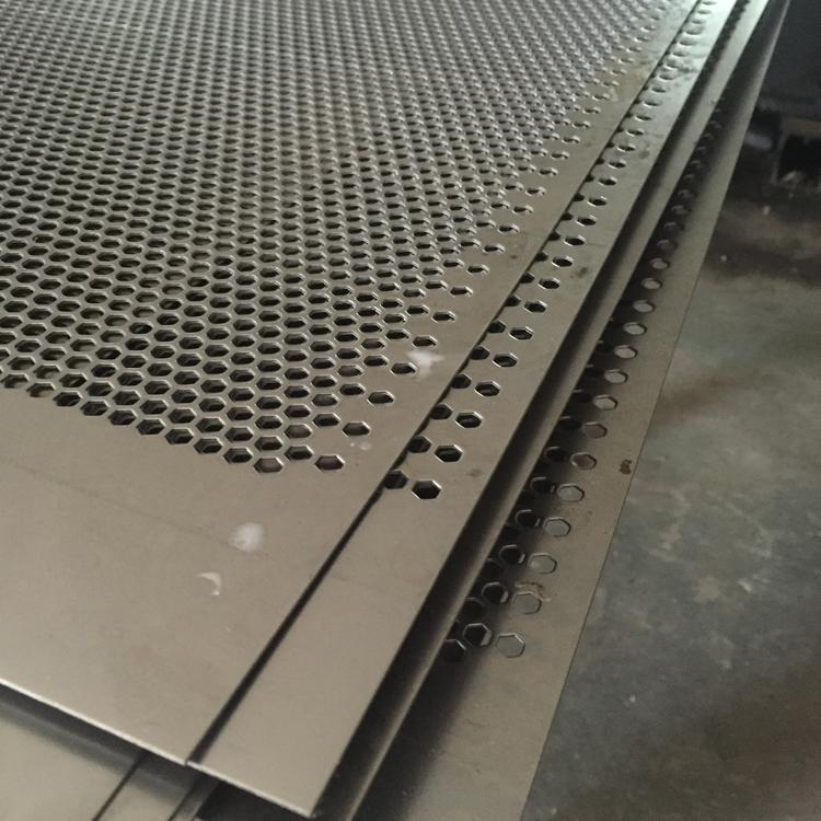 不锈钢冲孔筛板的特点及保养方法